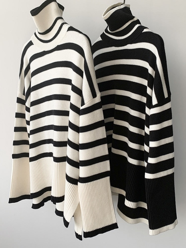 Kynesia - Overdimensioneret Strikpullover Med Stribemønster Og Rullekrave